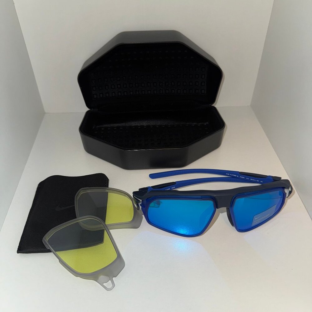Nike Flyfree M Mirrored Sunglasses with Interchangeable Lens FV2391-410